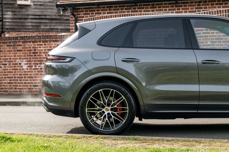 Porsche Cayenne 4.0T V8 S SUV Petrol Tiptronic S 4WD