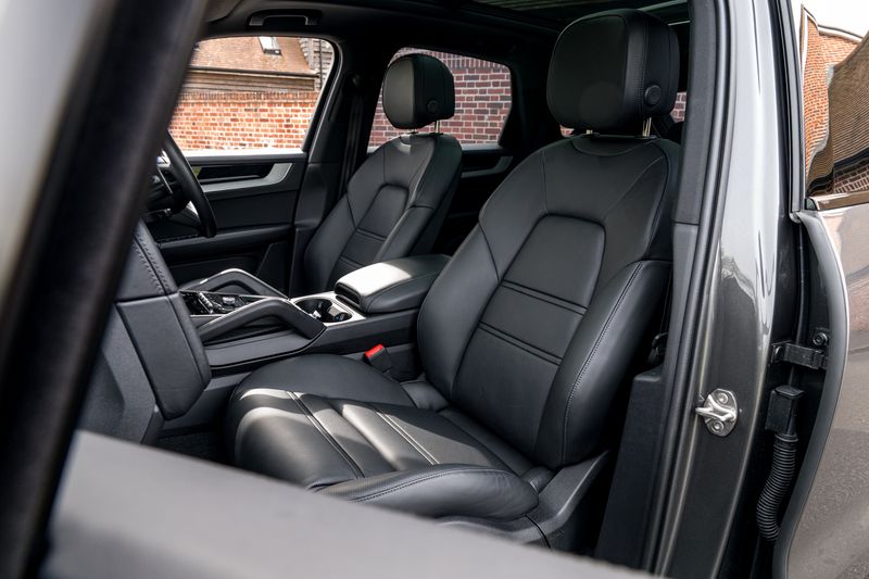 Porsche Cayenne 4.0T V8 S SUV Petrol Tiptronic S 4WD