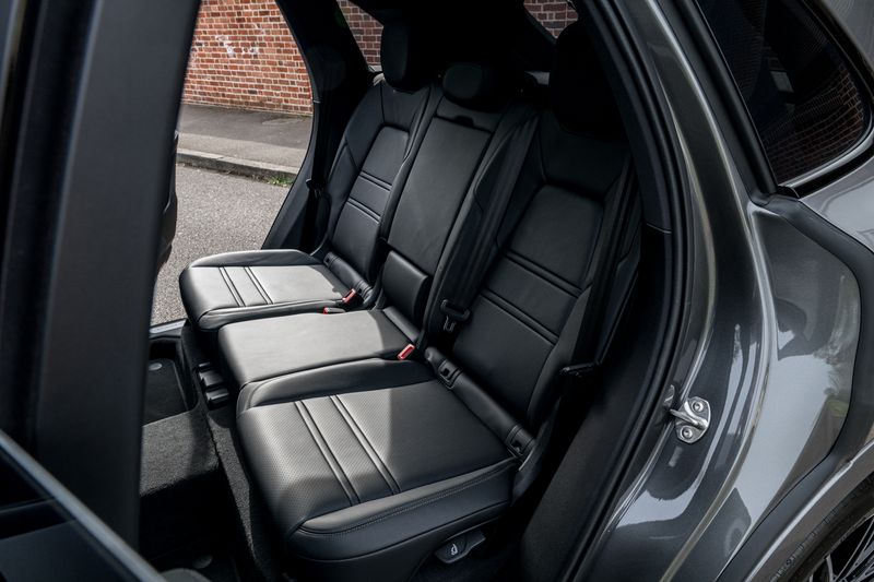 Porsche Cayenne 4.0T V8 S SUV Petrol Tiptronic S 4WD