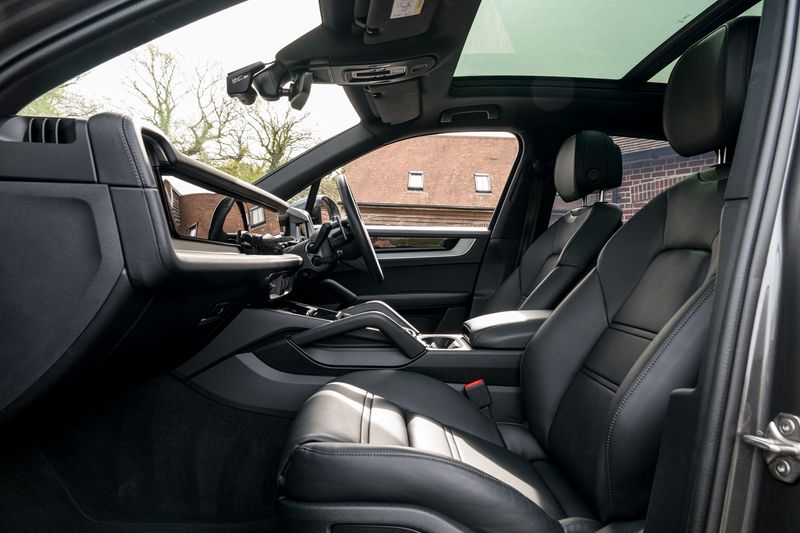 Porsche Cayenne 4.0T V8 S SUV Petrol Tiptronic S 4WD