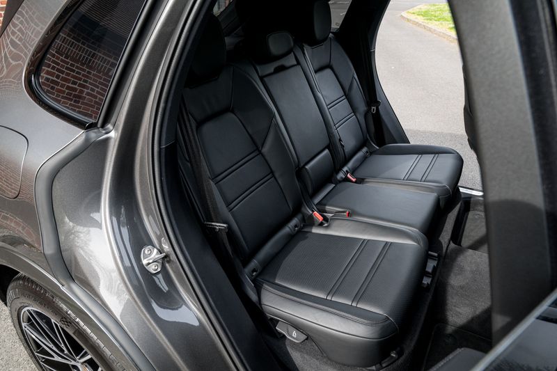 Porsche Cayenne 4.0T V8 S SUV Petrol Tiptronic S 4WD