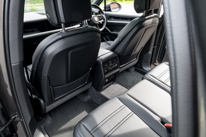 Porsche Cayenne 4.0T V8 S SUV Petrol Tiptronic S 4WD