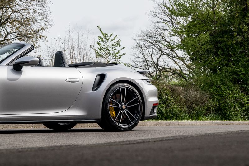Porsche 911 (992) Turbo S Cabriolet PDK