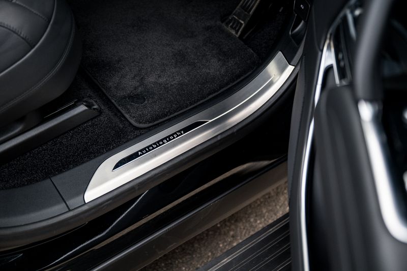 Range Rover P530 Autobiography  LWB