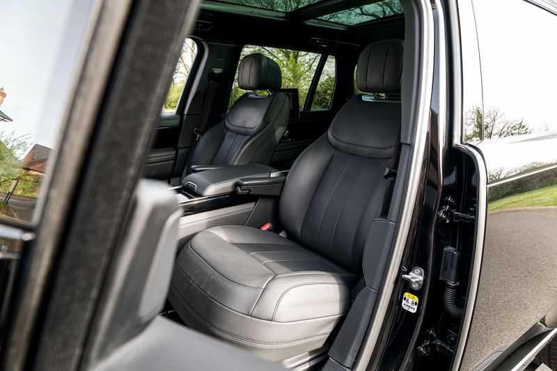 Range Rover P530 Autobiography  LWB