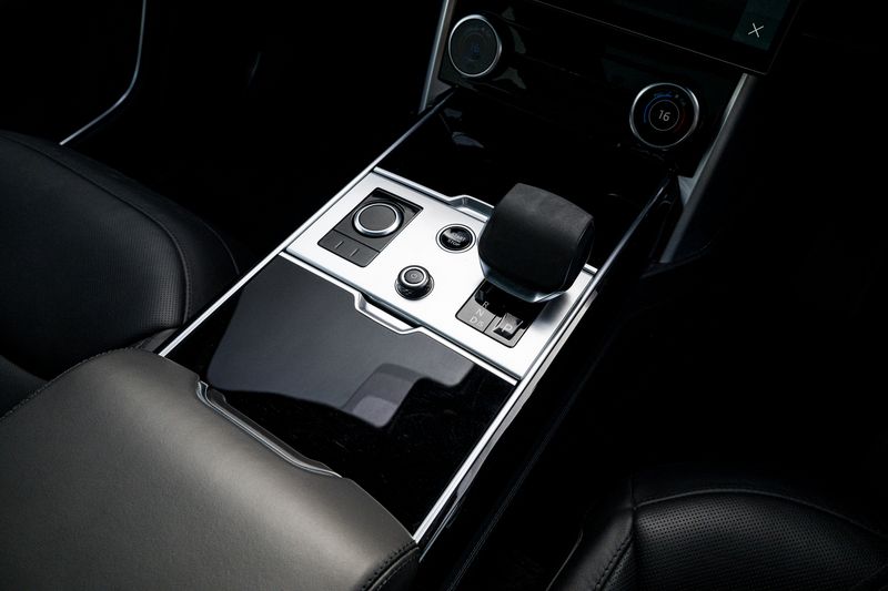 Range Rover P530 Autobiography  LWB