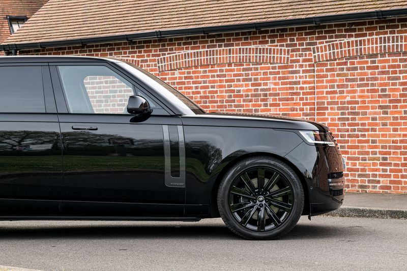 Range Rover P530 Autobiography  LWB