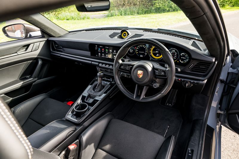 Porsche 911(992.1) GT3 Touring PDK