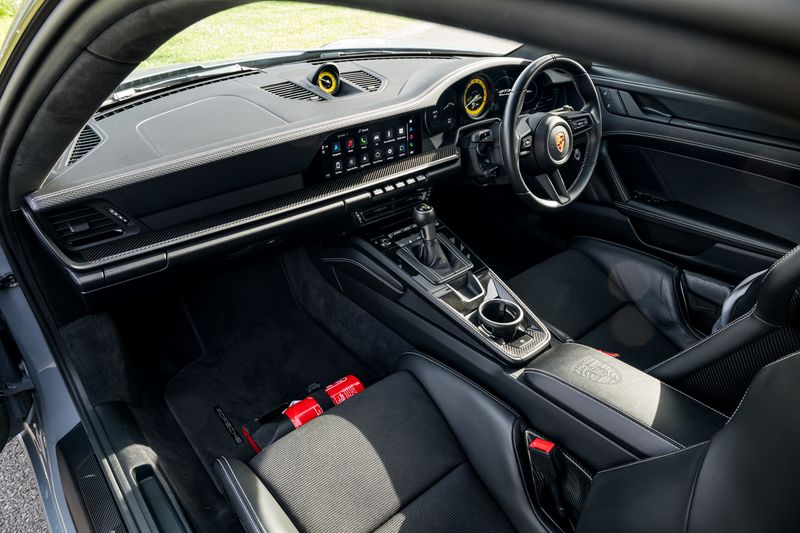 Porsche 911(992.1) GT3 Touring PDK