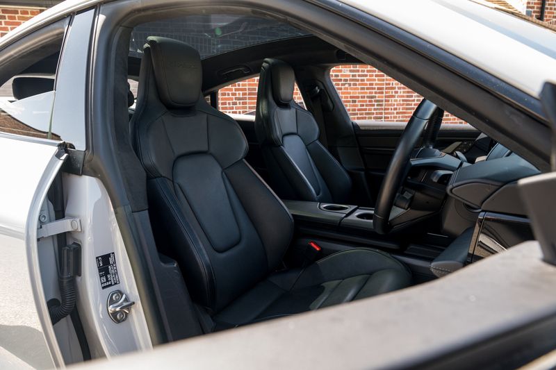 Porsche Taycan Performance Plus 93.4kWh Turbo  S
