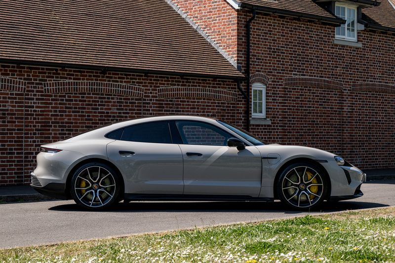 Porsche Taycan Performance Plus 93.4kWh Turbo  S