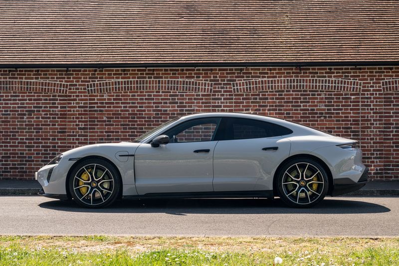 Porsche Taycan Performance Plus 93.4kWh Turbo  S