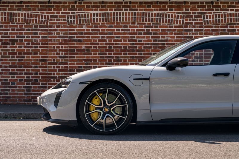 Porsche Taycan Performance Plus 93.4kWh Turbo  S