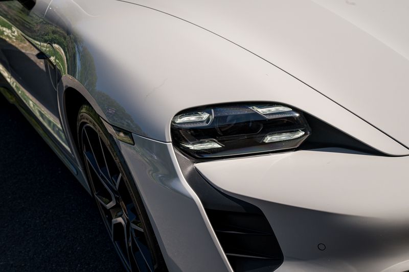 Porsche Taycan Performance Plus 93.4kWh Turbo  S