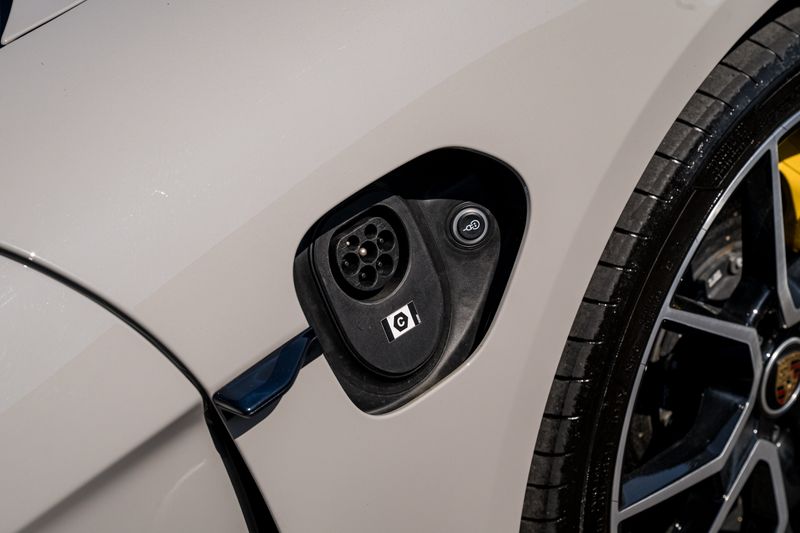 Porsche Taycan Performance Plus 93.4kWh Turbo  S