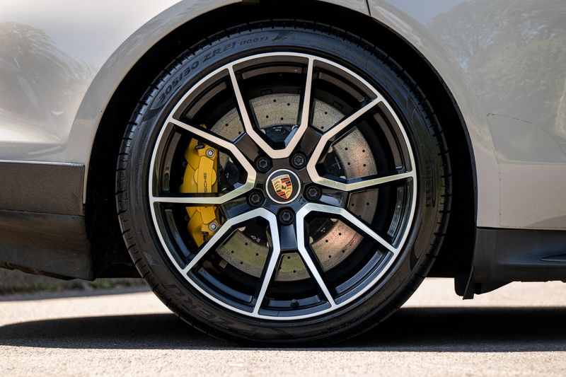 Porsche Taycan Performance Plus 93.4kWh Turbo  S