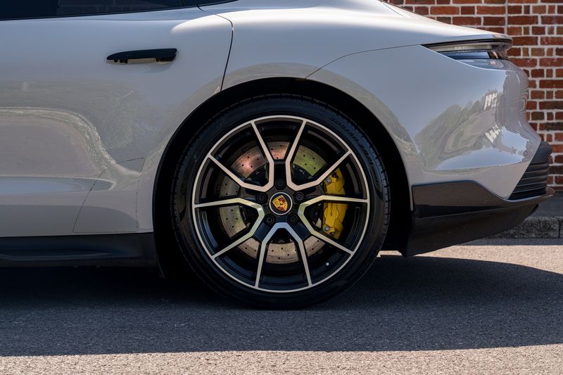 Porsche Taycan Performance Plus 93.4kWh Turbo  S