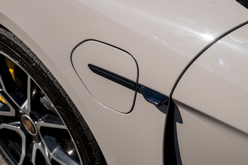 Porsche Taycan Performance Plus 93.4kWh Turbo  S