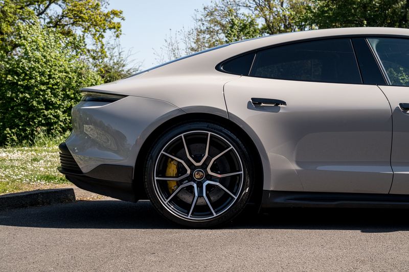 Porsche Taycan Performance Plus 93.4kWh Turbo  S