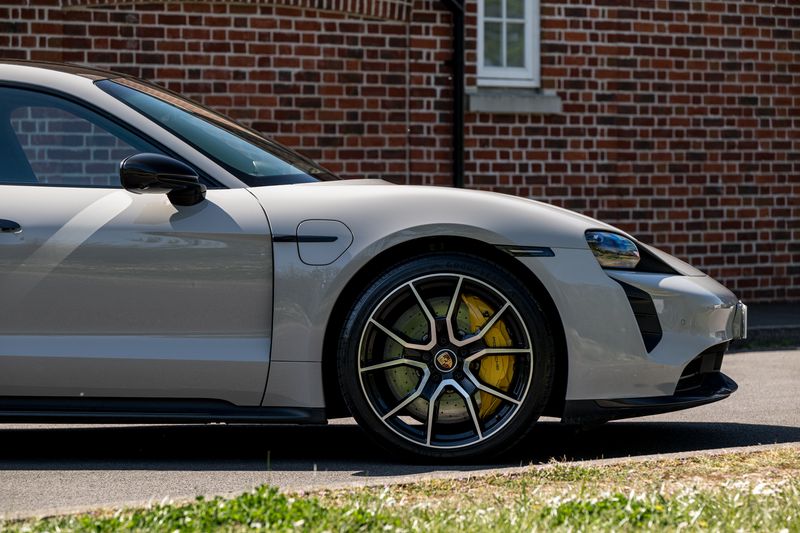 Porsche Taycan Performance Plus 93.4kWh Turbo  S