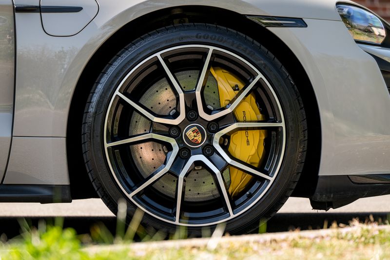 Porsche Taycan Performance Plus 93.4kWh Turbo  S