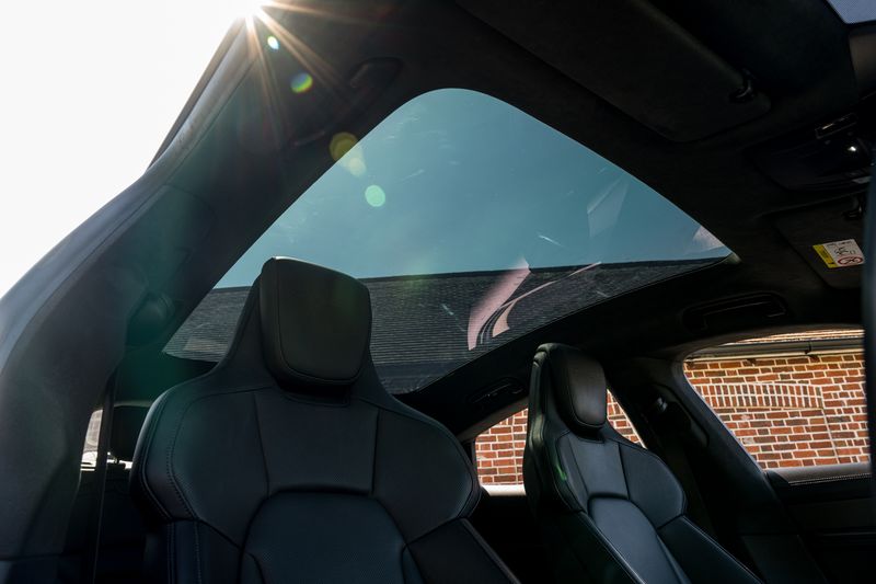 Porsche Taycan Performance Plus 93.4kWh Turbo  S