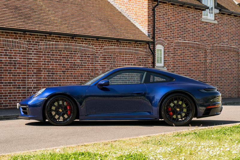Porsche 911 (992) Carrera GTS Coupe PDK