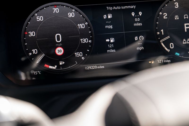 Land Rover Defender 110 5.0 P525 Petrol URBAN