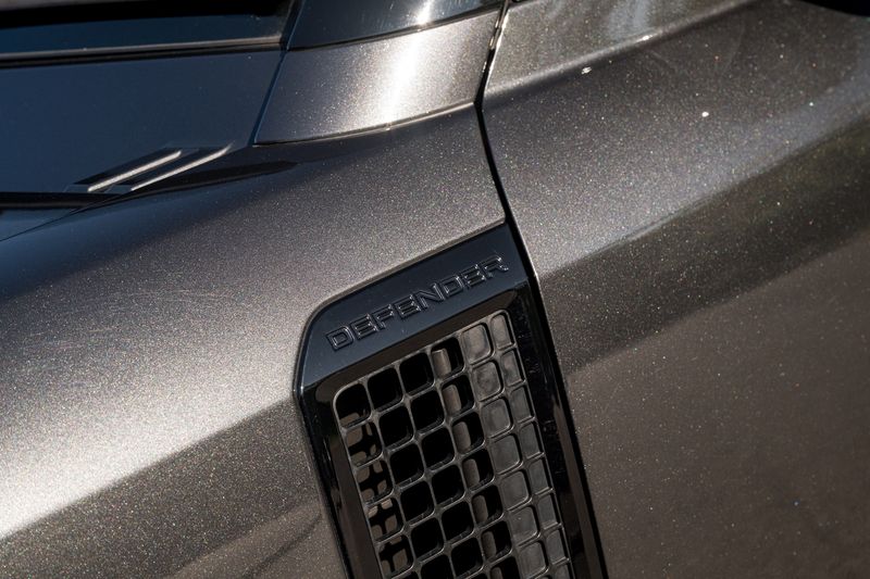 Land Rover Defender 110 5.0 P525 Petrol URBAN