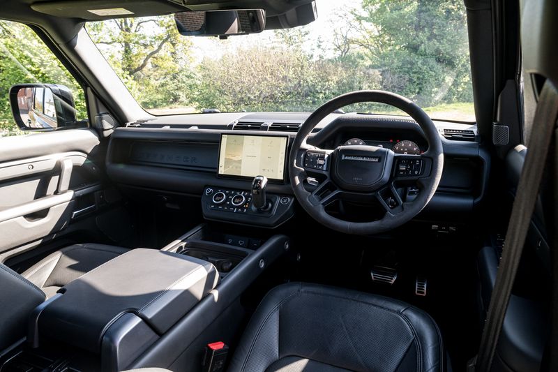 Land Rover Defender 110 5.0 P525 Petrol URBAN