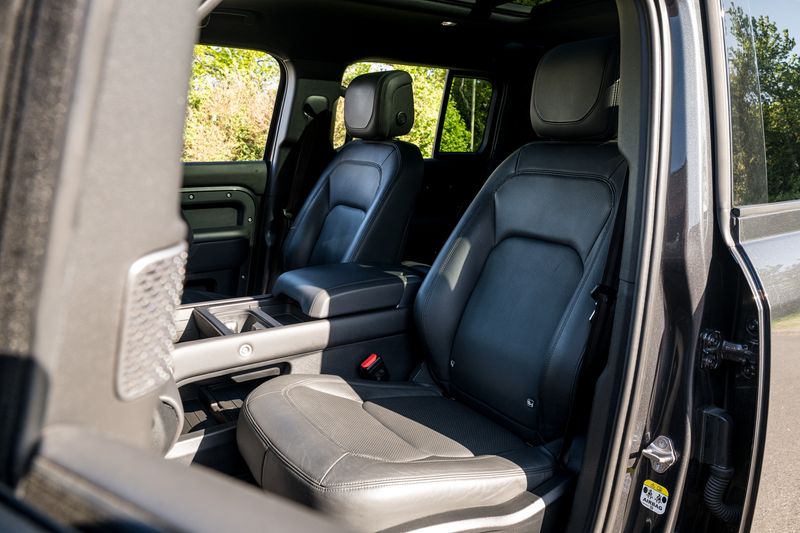 Land Rover Defender 110 5.0 P525 Petrol URBAN