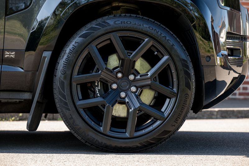 Land Rover Defender 110 5.0 P525 Petrol URBAN