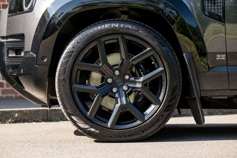 Land Rover Defender 110 5.0 P525 Petrol URBAN