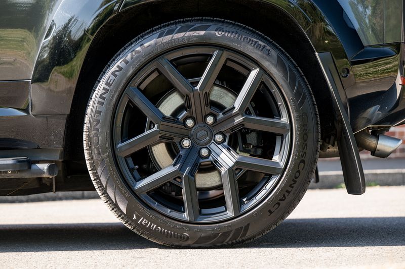 Land Rover Defender 110 5.0 P525 Petrol URBAN