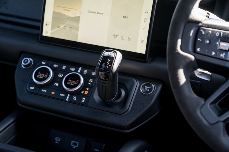 Land Rover Defender 110 5.0 P525 Petrol URBAN