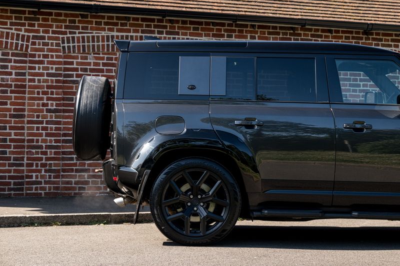 Land Rover Defender 110 5.0 P525 Petrol URBAN
