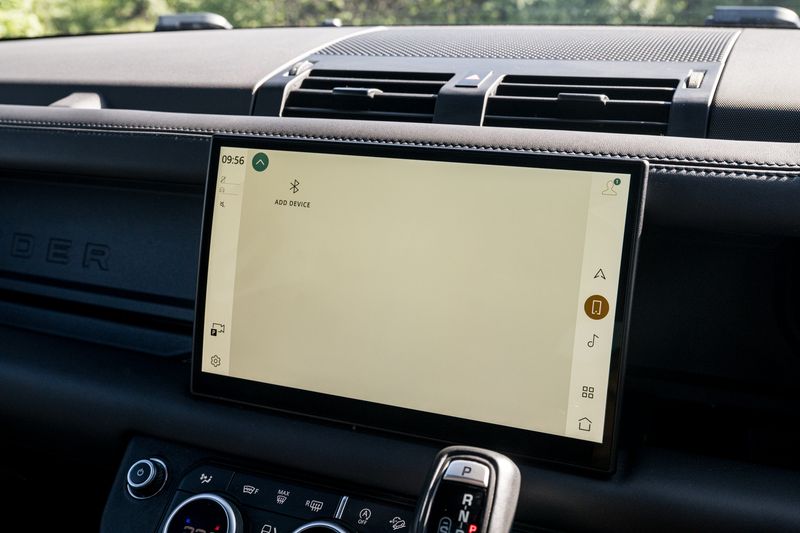 Land Rover Defender 110 5.0 P525 Petrol URBAN