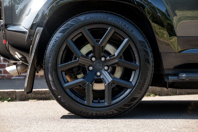 Land Rover Defender 110 5.0 P525 Petrol URBAN