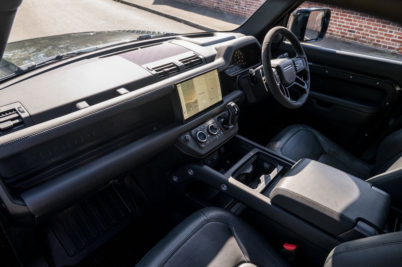 Land Rover Defender 110 5.0 P525 Petrol URBAN