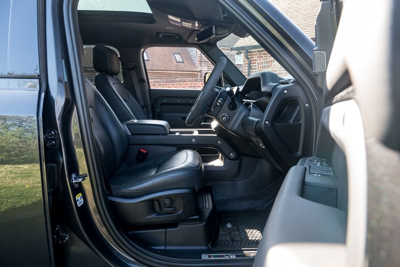 Land Rover Defender 110 5.0 P525 Petrol URBAN