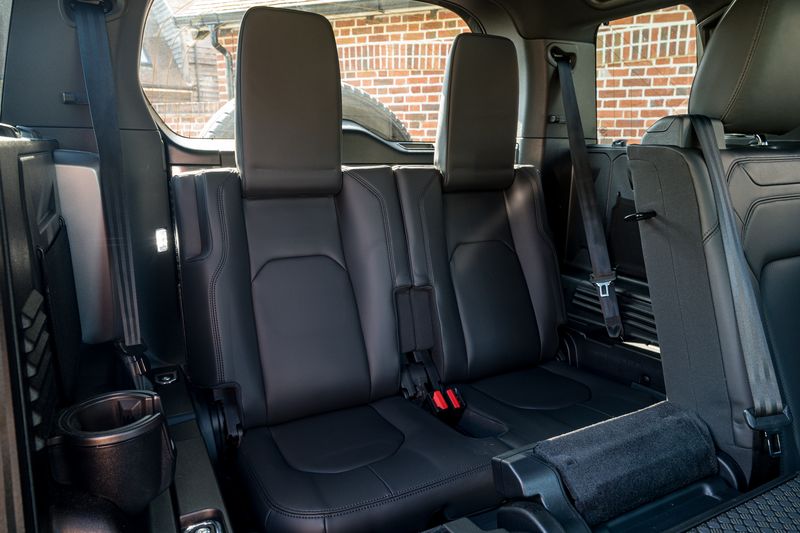 Landrover D250 X-Dynamic HSE Auto