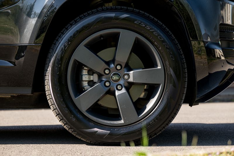 Landrover D250 X-Dynamic HSE Auto