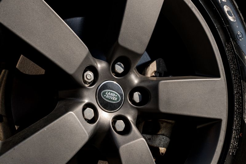 Landrover D250 X-Dynamic HSE Auto