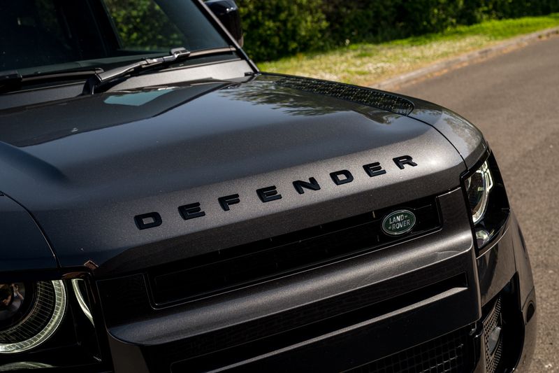 Landrover D250 X-Dynamic HSE Auto