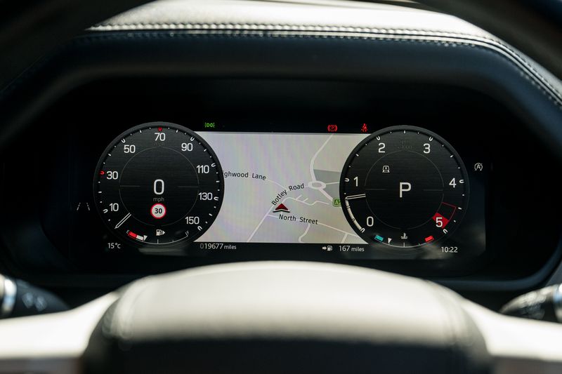 Landrover D250 X-Dynamic HSE Auto