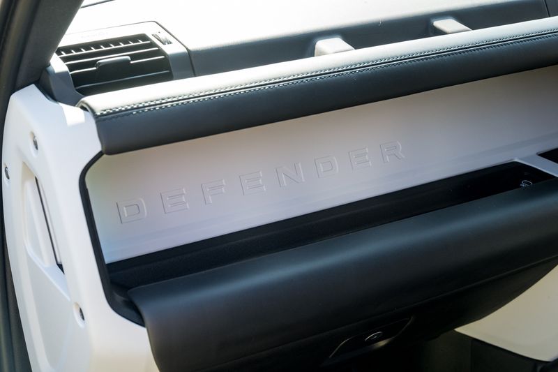 Landrover D250 X-Dynamic HSE Auto