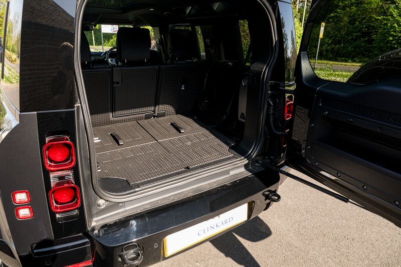 Landrover D250 X-Dynamic HSE Auto