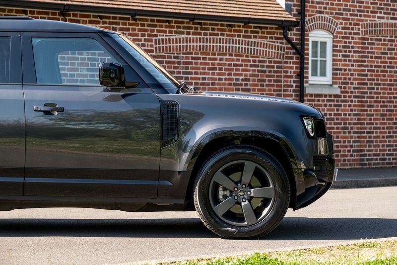 Landrover D250 X-Dynamic HSE Auto