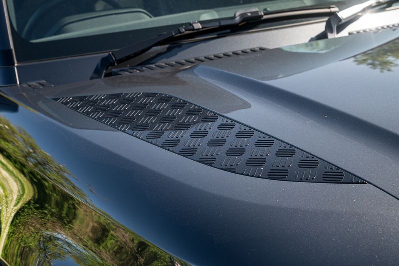 Landrover D250 X-Dynamic HSE Auto