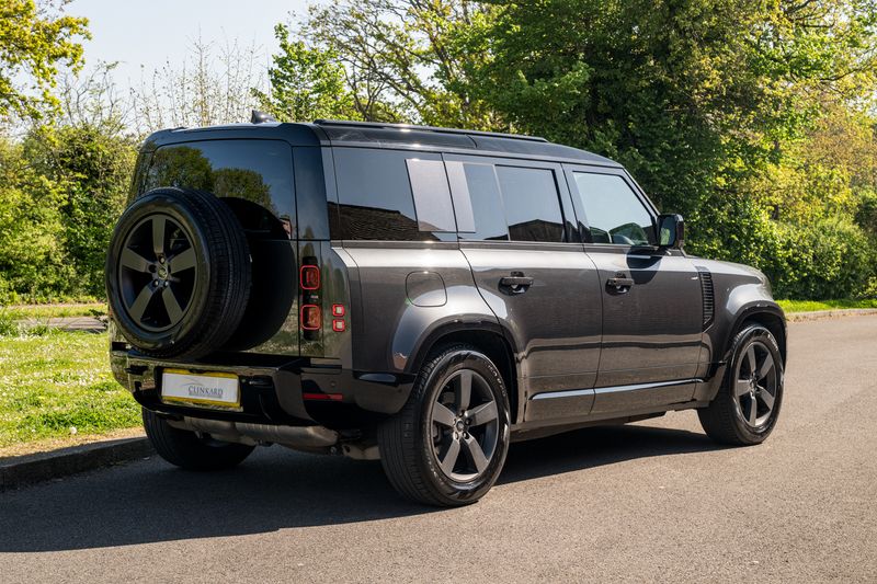 Landrover D250 X-Dynamic HSE Auto